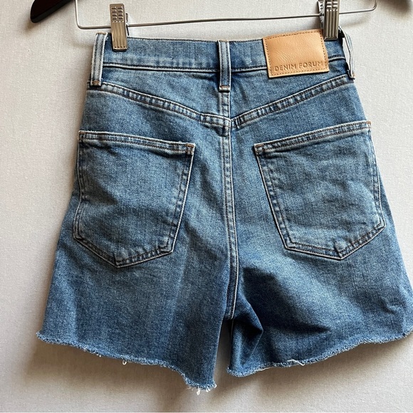 Denim Forum Aritzia 90s Arlo thigh hi rise mid thigh denim shorts Sz 23 - Picture 2 of 8